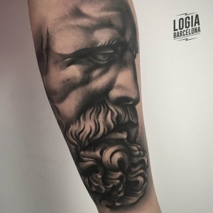 tatuaje_brazo_zeus_Logia_Barcelona_Pablo_Munilla    